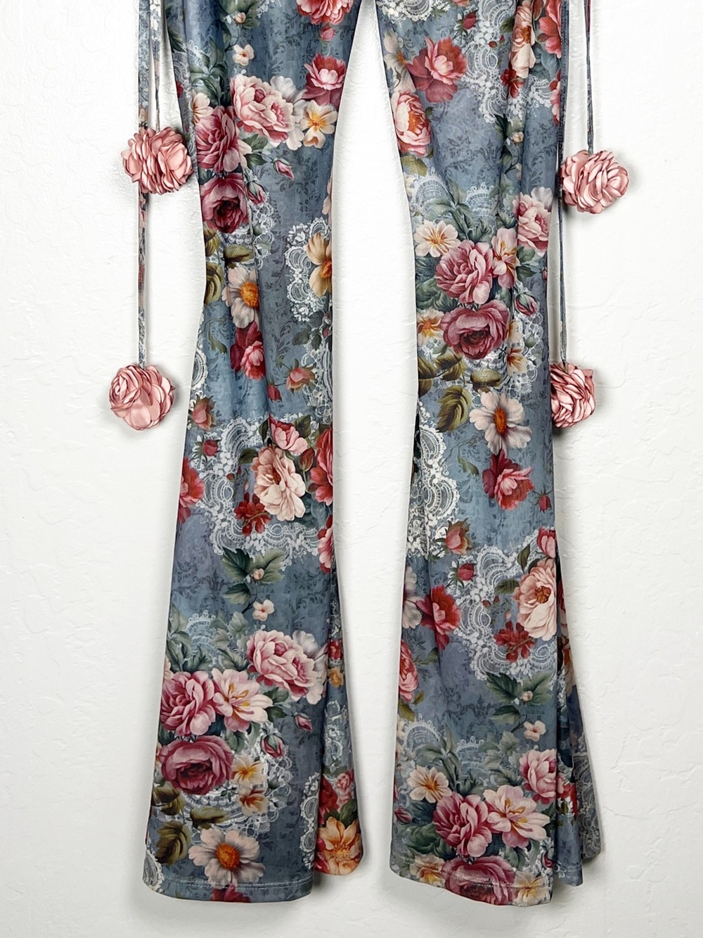DOLLS KILL Current Mood Women’s Size 3X Floral Mesh Balcony Serenade Flare Pants - Picture 10 of 12